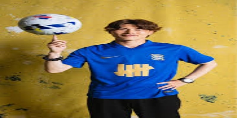 伯明翰防线稳固，开云体育揭示战术调整关键-开云体育